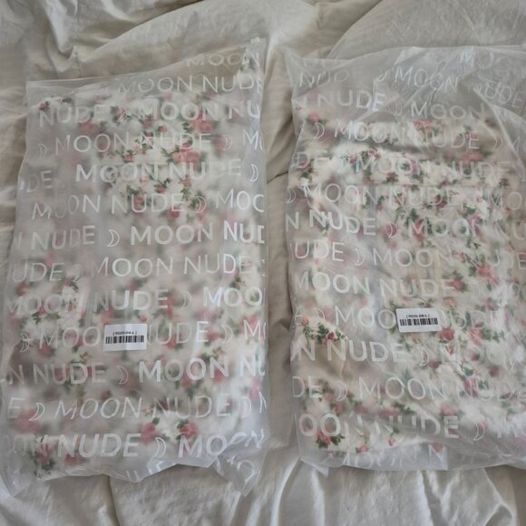 Moon Nude Duffel- - Picture 3 of 5